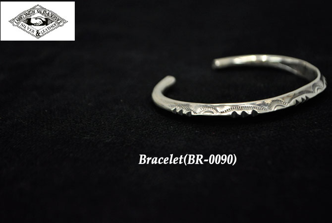 BR-0090 Thin Triangle Bangle(3Point) / BR-0090 | LARRY SMITH