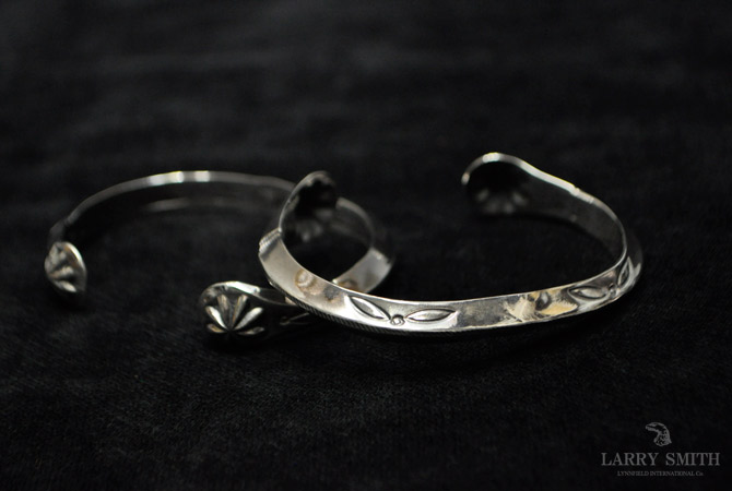 LARRY SMITH BR-0011Triangle Bangle(Side Shell)